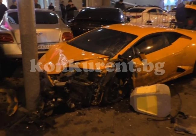 Златна катастрофа: Lamborghini, Bentley, Maybach, G-класа и други скъпарски возила за 100 милиона станаха на ритани чайници (ВИДЕО)