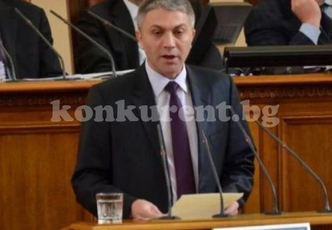 БСП поиска да си ходи целият кабинет, ДПС - ГЕРБ да управлява сам, Рашидов - оставката на Нинова