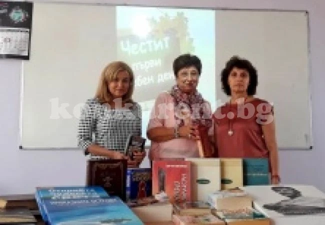 Ивайло Калфин и семейство Евгениеви дариха книги на езикова гимназия