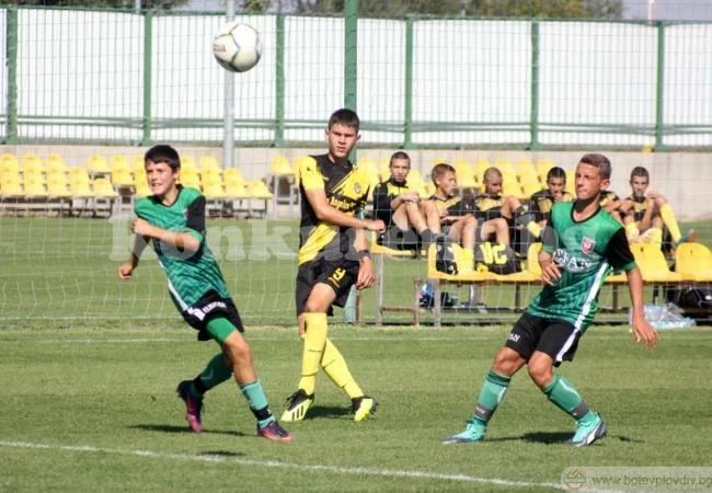 U15 претърпя разгром от „канарчетата” /СНИМКИ/