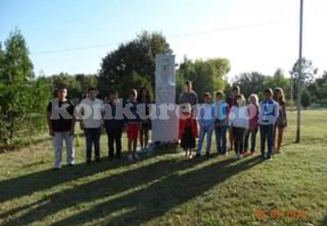 Венци и цветя за Деня на независимостта в Криводол