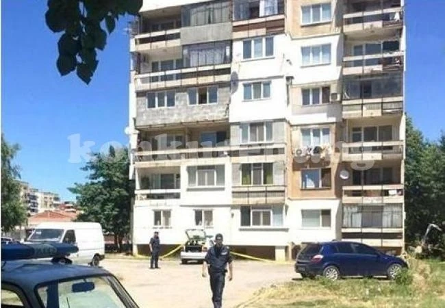 Разложеният труп е на 24-годишен мъж, убит е с нож от приятел