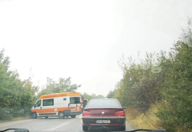 Две коли се удариха на пътя Враца - Оряхово, има ранени СНИМКИ