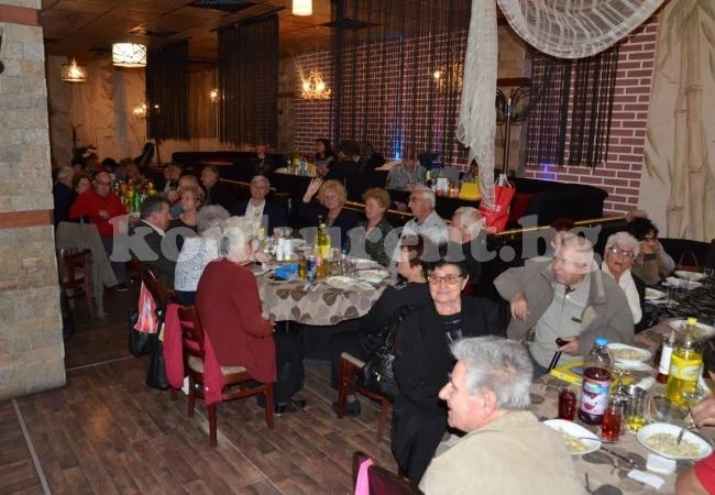 Възрастните хора във Видин си спретнаха мило тържество