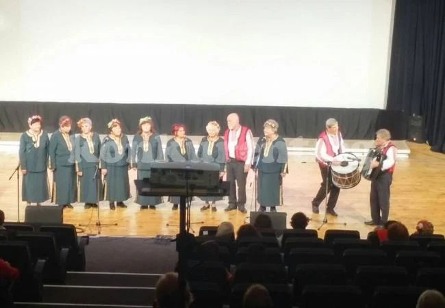 Мездренски пенсионери празнуваха в НДК