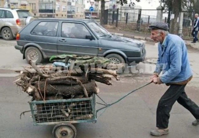 Стотици останаха без енергийни помощи