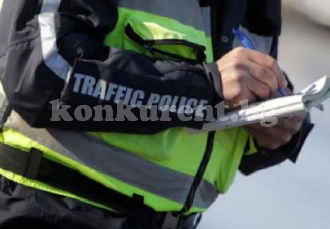 Младеж на чашка юркал мотопед