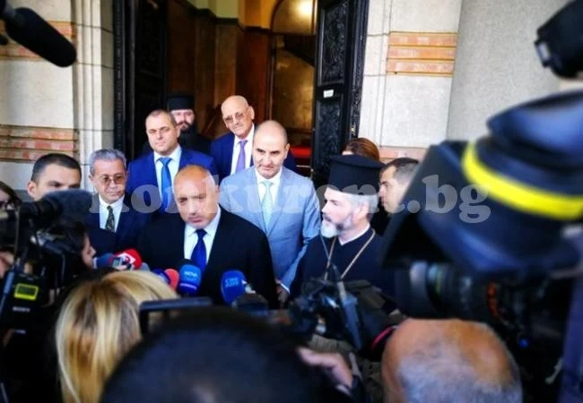 Борисов: Заплатите на свещениците като тези на учителите (Обзор)