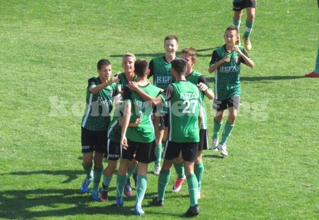 U15 на Ботев разби Верея с 5:1, равенство за U17