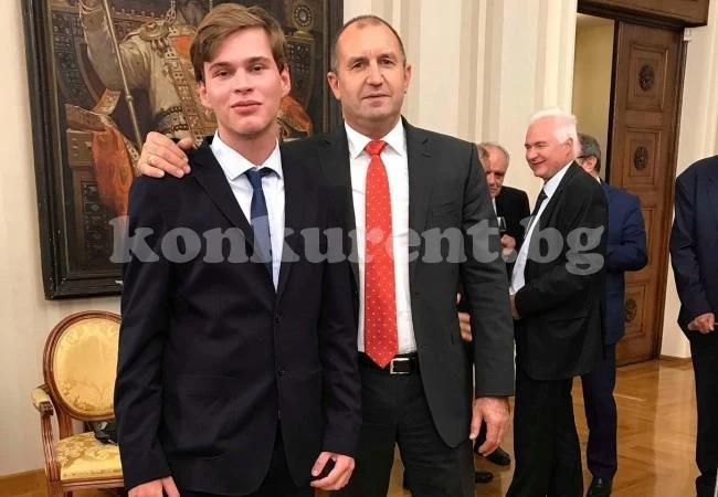 Наш гимназист с награда от \