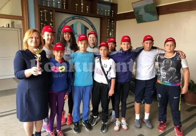Ученическа формация изпревари 23 тима в турнира „Малки великани“