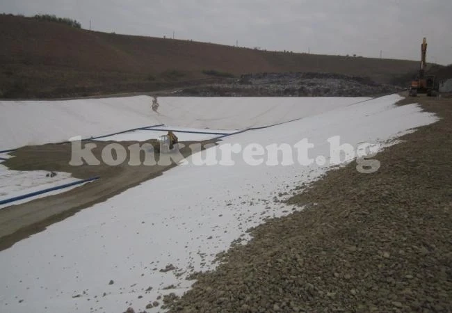 Завършват втора клетка на депото за отпадъци край Оряхово СНИМКИ
