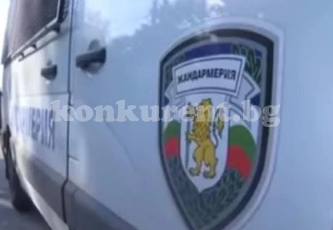 Нападнали полицаите с брадви и сатъри в Гълъбово, един от извършителите е на 14 г.