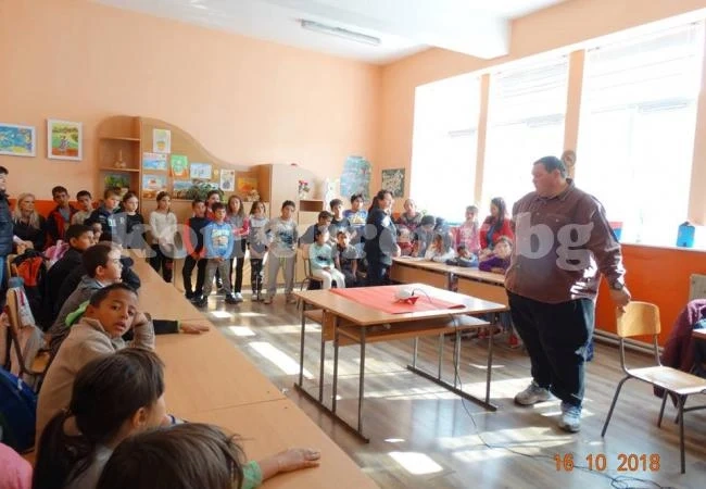 Обучаваха деца в седмица на програмирането