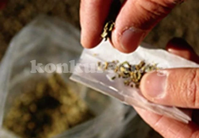 Хванаха непълнолетен с канабис