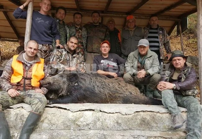 Сполука за дружината на Бастен