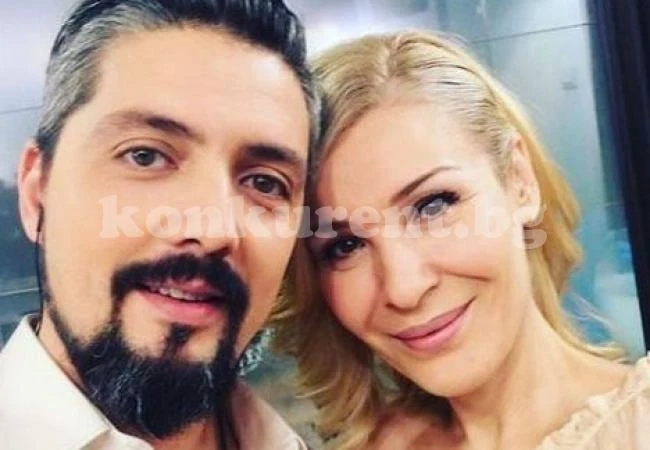Стефан на Гала с фетиш към женски ходила и глезени
