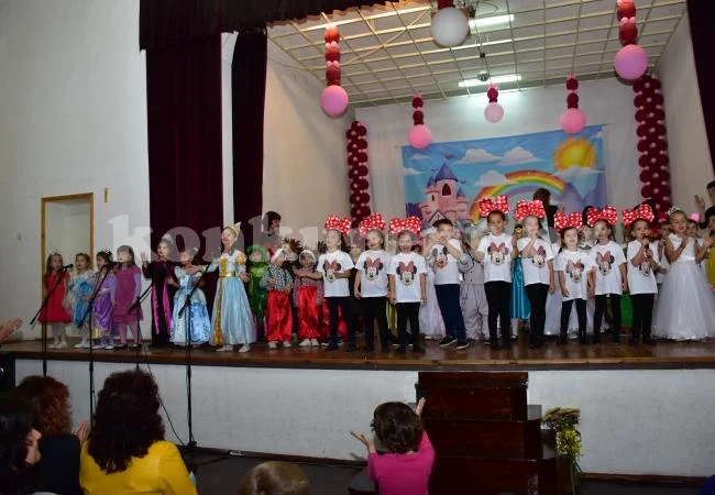 Приказен бал на децата от “Европейчета”