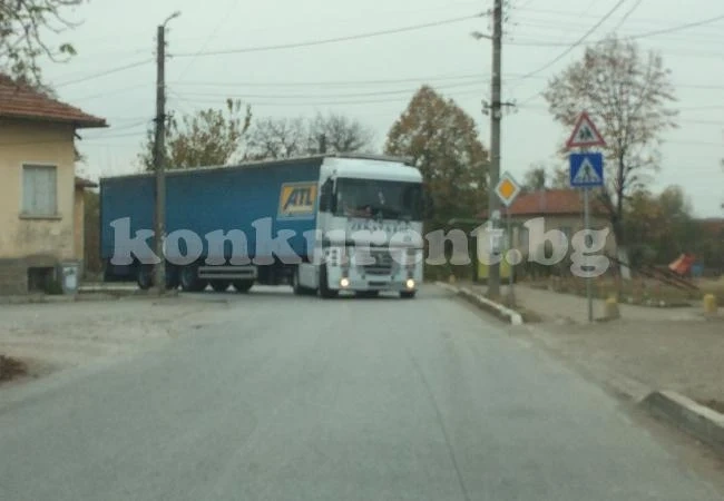 Хората пропищяха от терора на ТИР-овете в Криводолско СНИМКИ