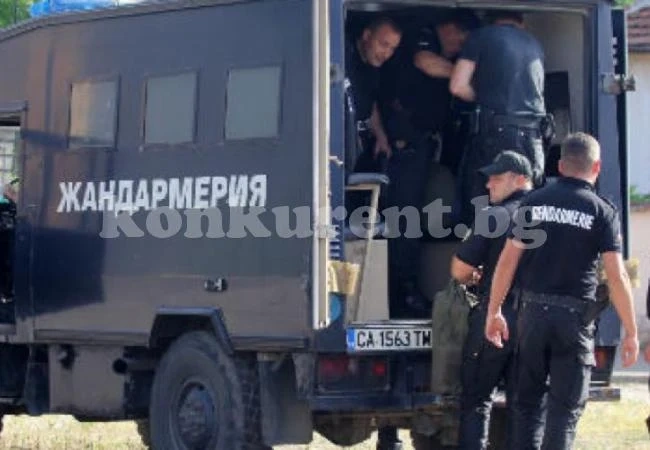 Жандармерия в Мъглиж след нападението на 5 полицаи