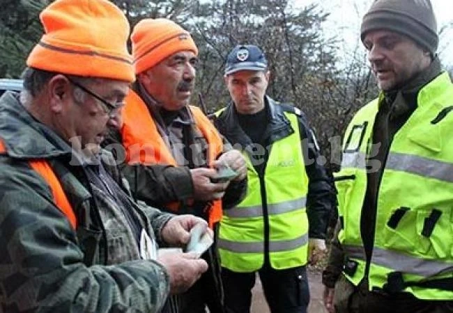 Служители на МВР провериха 15 ловци