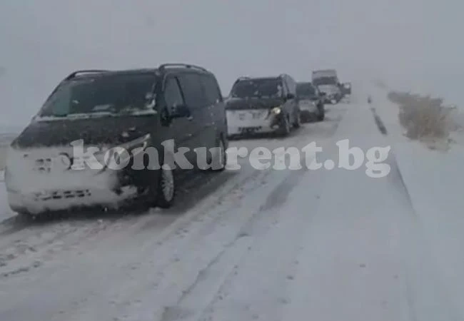 Сняг в Африка, натрупало е 30 см в Мароко (Видео)
