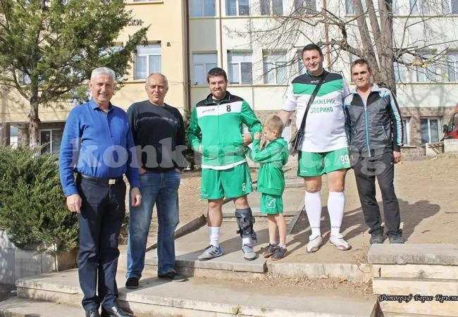 Откриха новата спортна площадка в Зверино