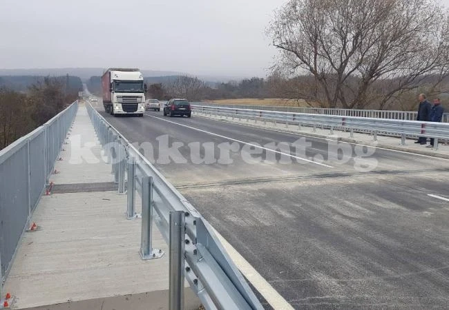 Криводол си отдъхна от терора на ТИР-овете СНИМКИ