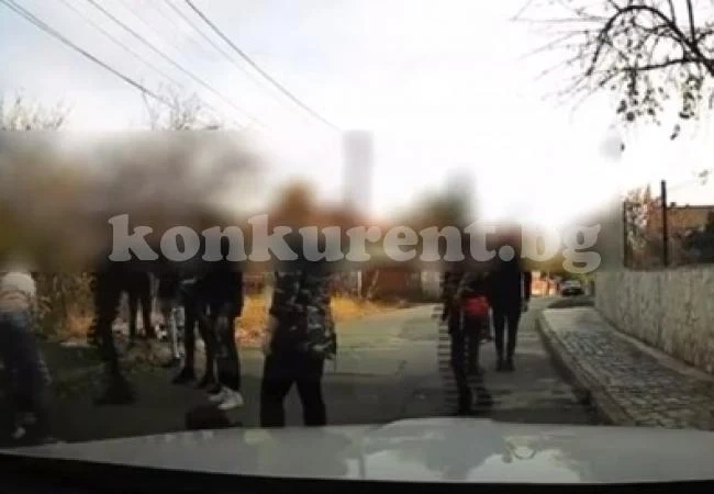 Ученички се биха посред бял ден, боят бил планиран и за отмъщение