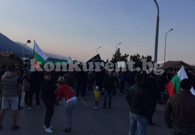 Стягат се за нови блокади