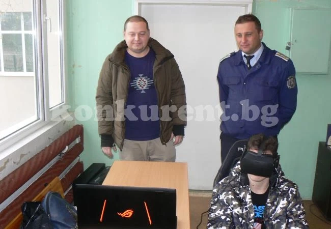 Пътни полицаи гостуваха във видинската езикова гимназия