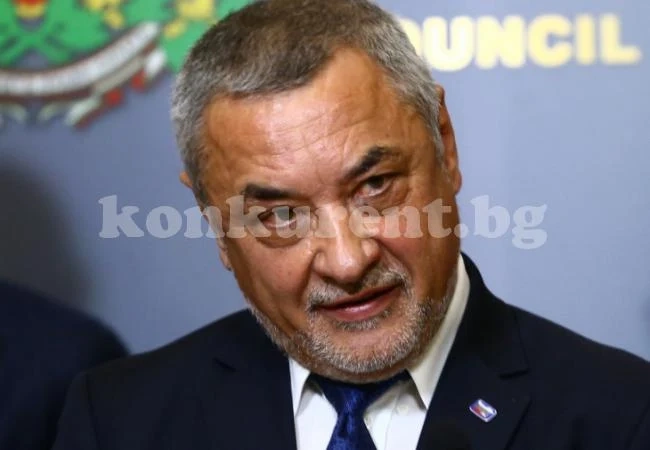 Вицепремиерът Валери Симеонов подаде оставка