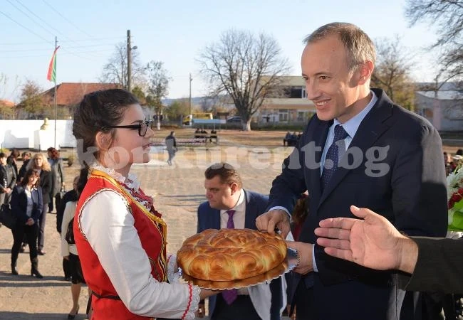 В Долни Цибър работят и учат