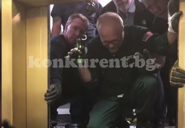 Асансьор с 6 човека падна от 95-тия етаж в една от най-високите сгради в Чикаго