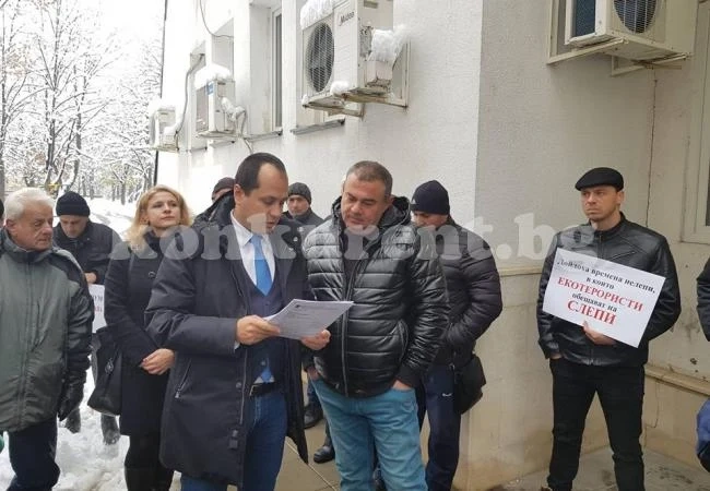 Калин Каменов подкрепи протестиращите срещу проекта за кариера