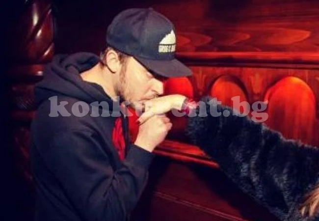 Ето я жената на Wosh MC