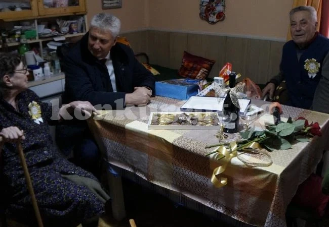 Кметът Събков отиде при мъж и жена, които са заедно от 61 години