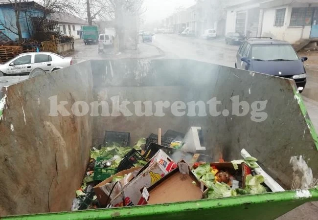 Продължават да палят контейнерите СНИМКИ