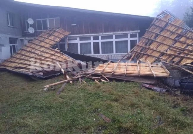 Вижте каква беля докара ураганниян вятър на хижа \