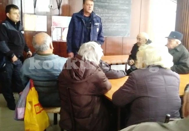 Полицията на крак при пенсионерите заради измамите