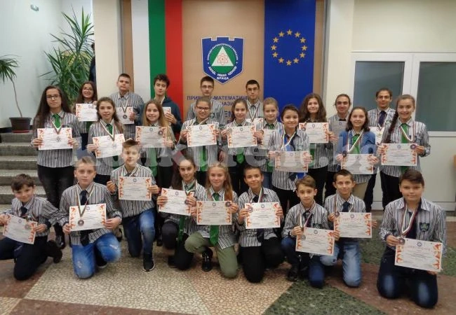 Възпитаниците на ППМГ – Враца завоюваха 31 медала от „Математика без граници“