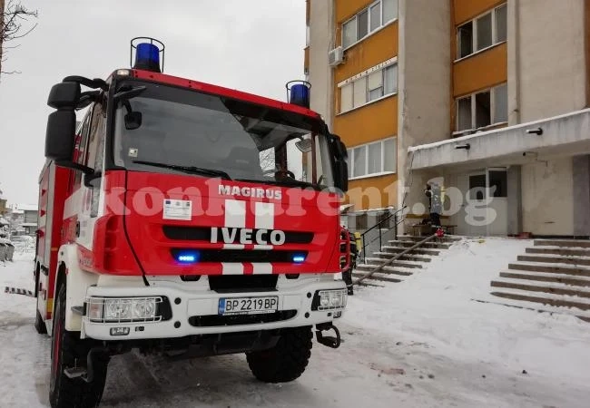 Гръмна ел.таблото на 18-етажен блок във Враца СНИМКИ