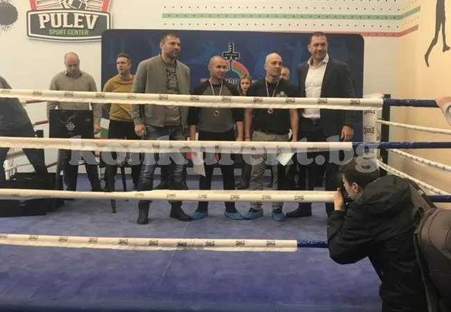 Сребро и бронз за полицаи от Враца на републиканско по бокс