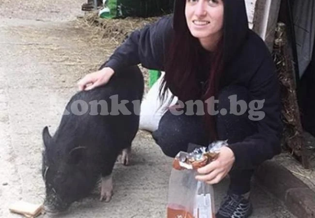 Скандално известна веганка, озвучила агонията на заклани крави в реклама, се оказа щерка на милионер месар (СНИМКИ 18+)