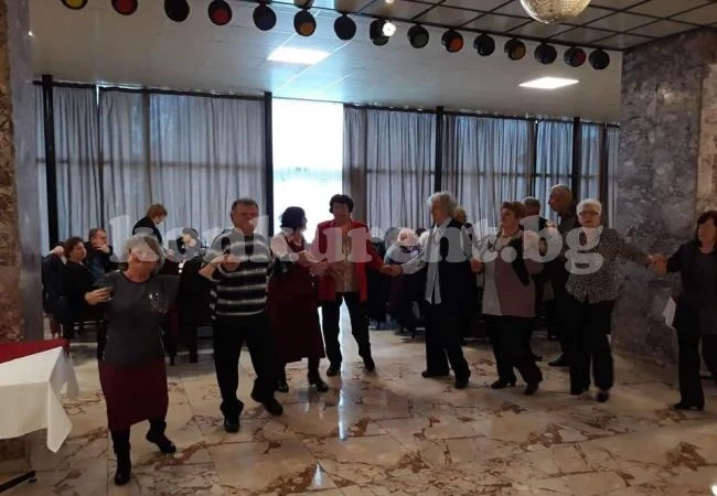 В Мездра имат повод да празнуват днес