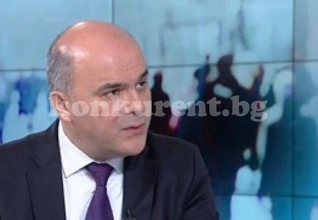 Петков: Възрастните живеят благодарение на това, че . . .