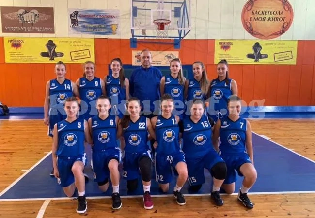 Девойките на Монтана треснаха лидера в U19