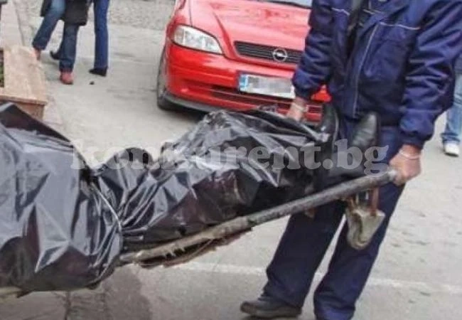 Откриха труп на 59-годишен грък под стълбище