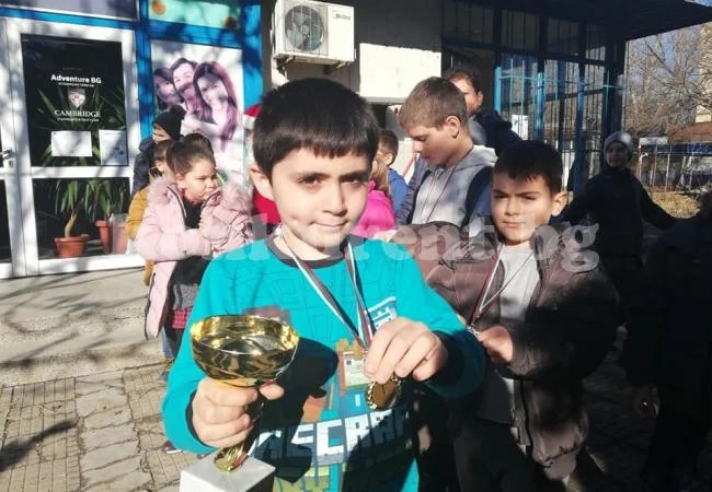 Излъчиха призьори по шах във Видин