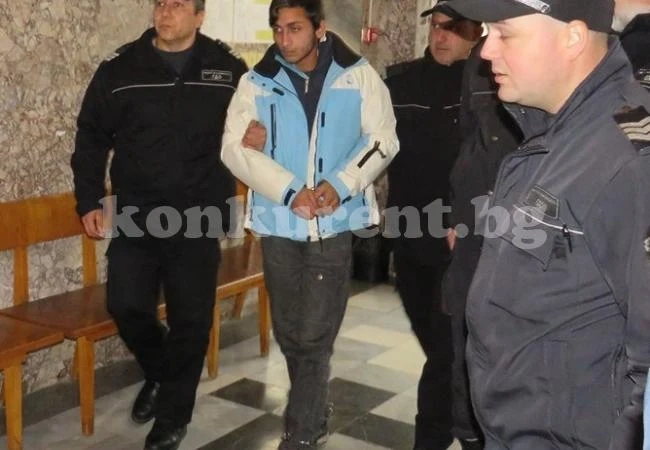 Обвиненият, че убил баба на 70 г., докато я изнасилвал, остава в ареста